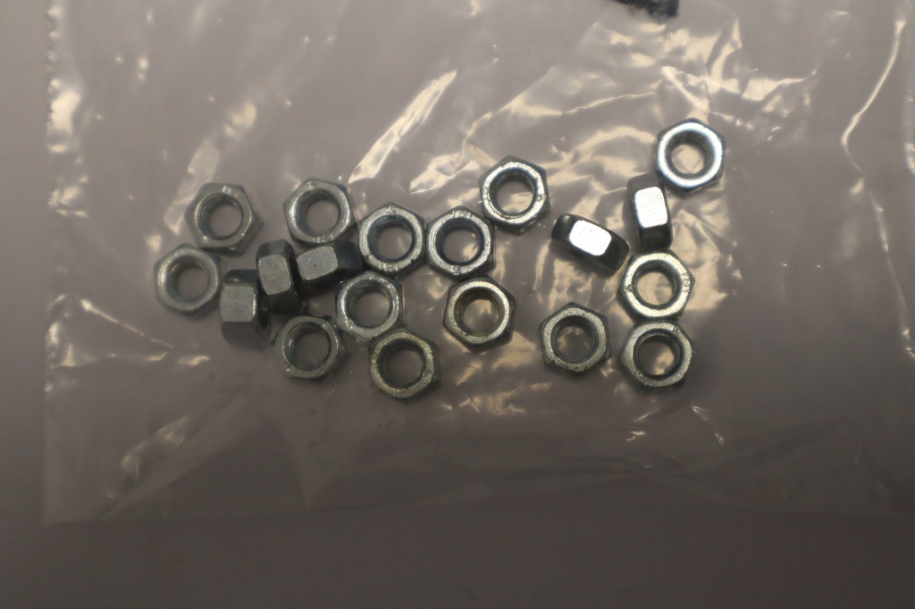 Ecrou clé 8 mm 19 pièces